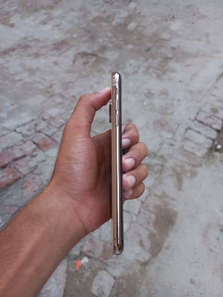 XS MAX 256 GB Non PTA 3