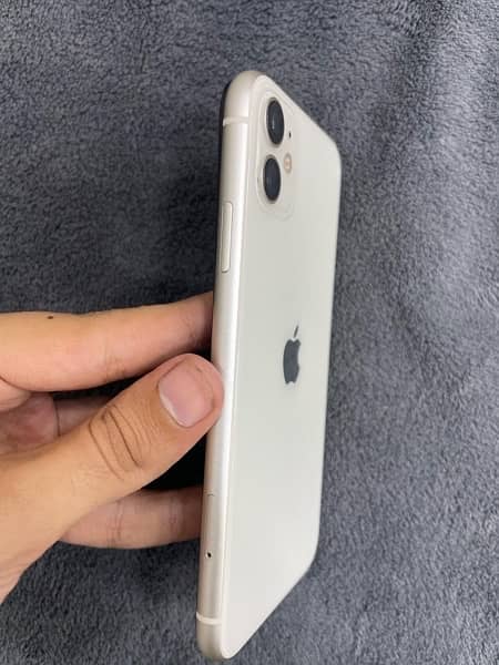 IPHONE 11 64GB PTA APPROVED 3