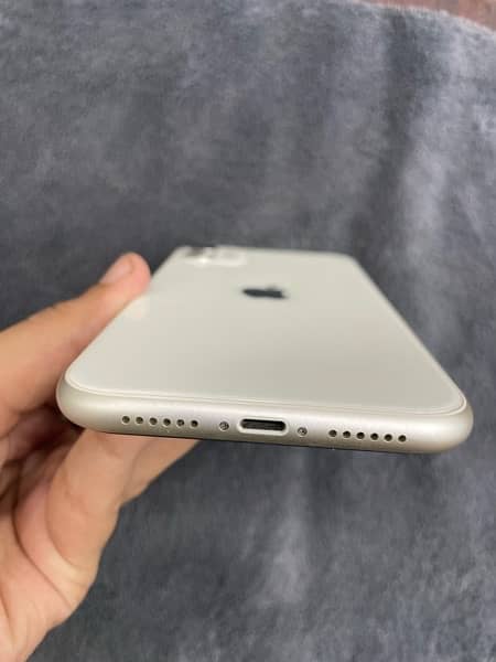 IPHONE 11 64GB PTA APPROVED 4