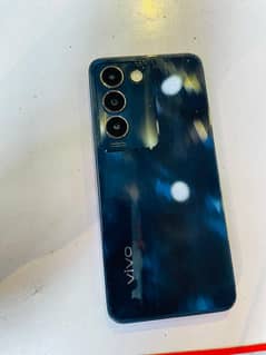 Vivo y100