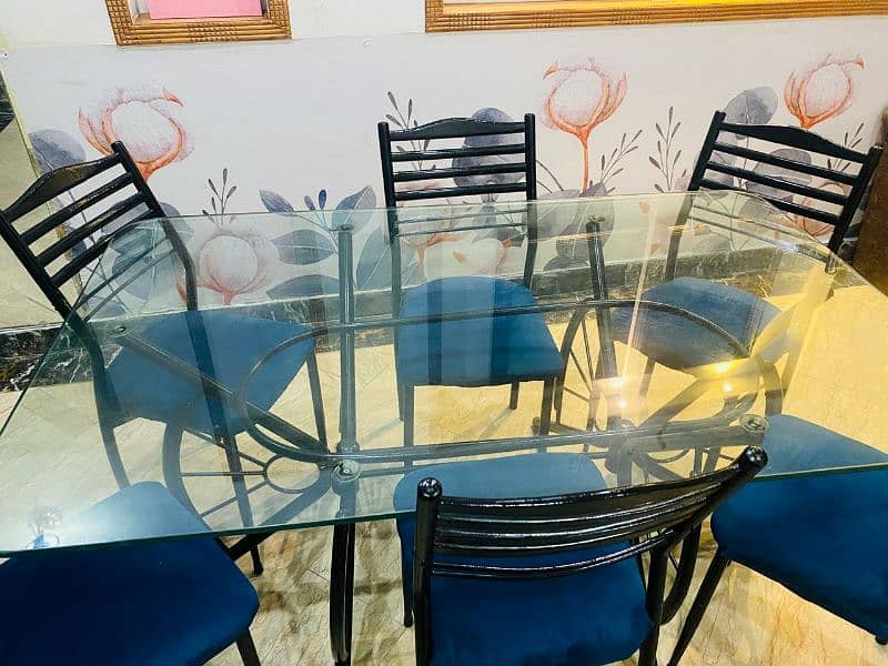 Dining table for sale 0