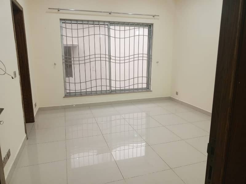 DHA Phase 2 Kanal Upper Portion For Rent 3