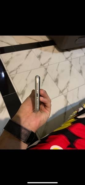 IPHONE XR AMERICAN MODEL 64 GB NON PTA 5