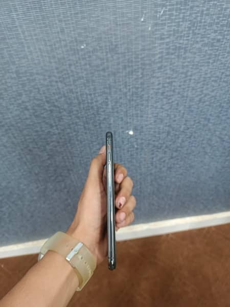 I phone XS max 256 gb factory unlock sim zong working 2