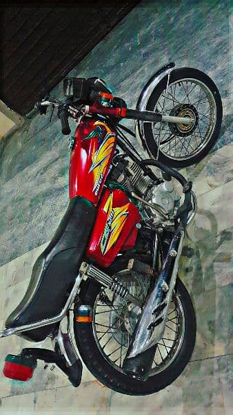 Honda cg125 2021 in 10 by 10 condition 1