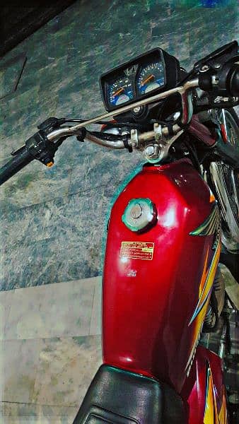 Honda cg125 2021 in 10 by 10 condition 3