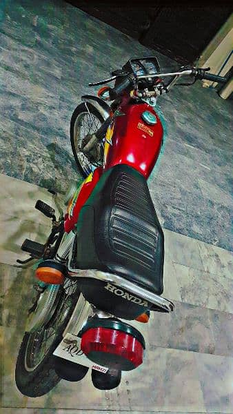 Honda cg125 2021 in 10 by 10 condition 4