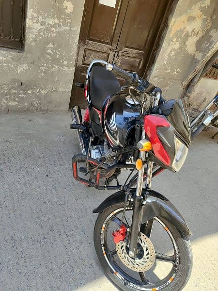 honda cb125f like new 3