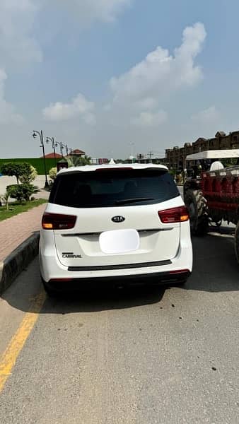 KIA Grand Carnival 2020 3