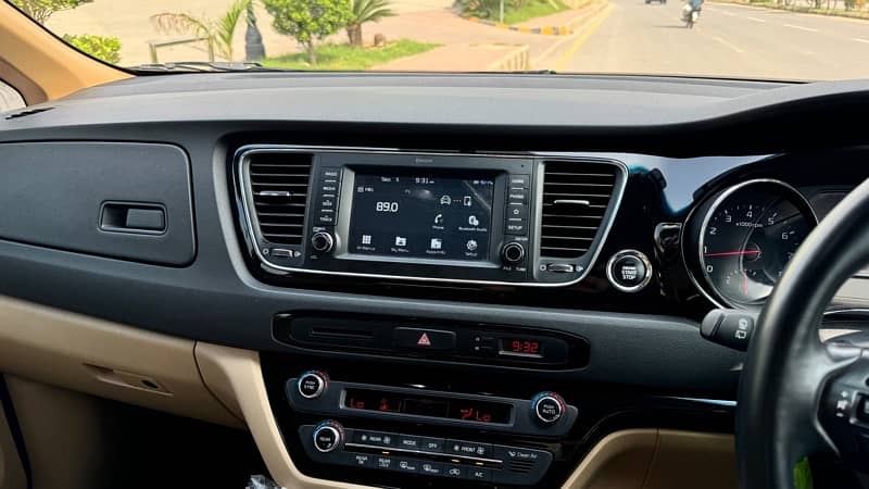 KIA Grand Carnival 2020 4