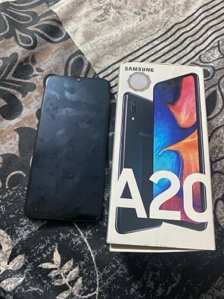 Samsung A20 2/32gb 2