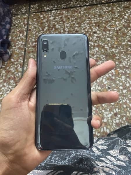 Samsung A20 2/32gb 5