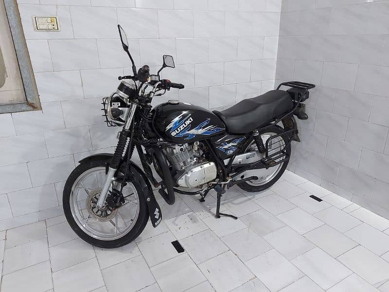 Suzuki GS 150 2021 3