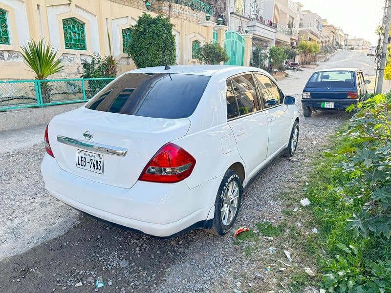 Nissan Tiida 2007 1