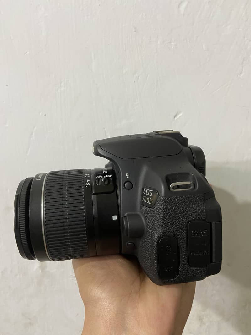 Canon 700d with Kit lens 1