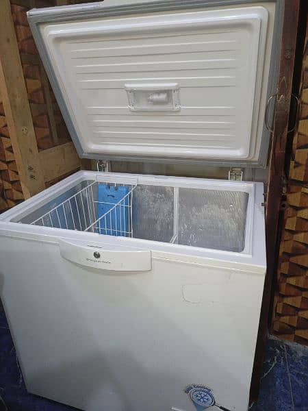 Dawlance single door deep freezer 1