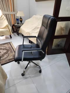 As good as new office chair for sale