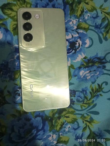 Vivo y100 8+8.256gb. condition 10/10 ha no any fault 1