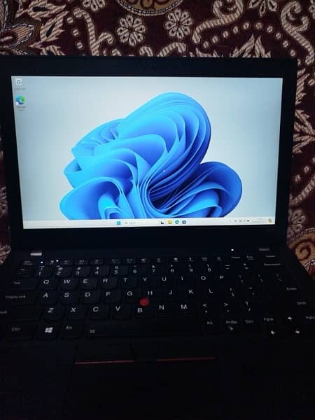 "Lenovo Thinkpad X280 Touch Screen Laptop: High-Performance, Excellent 0