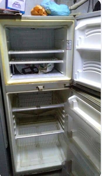 Dawlance fridge length 12kb. foot        fridge koper 2