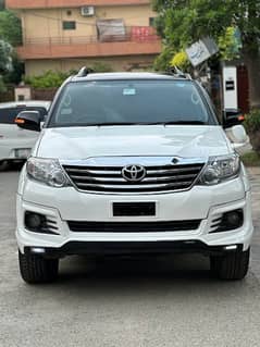 Toyota Fortuner trd  2016 White colour