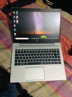 hp i7 8th generation scrach less with charger  9/10 100% original