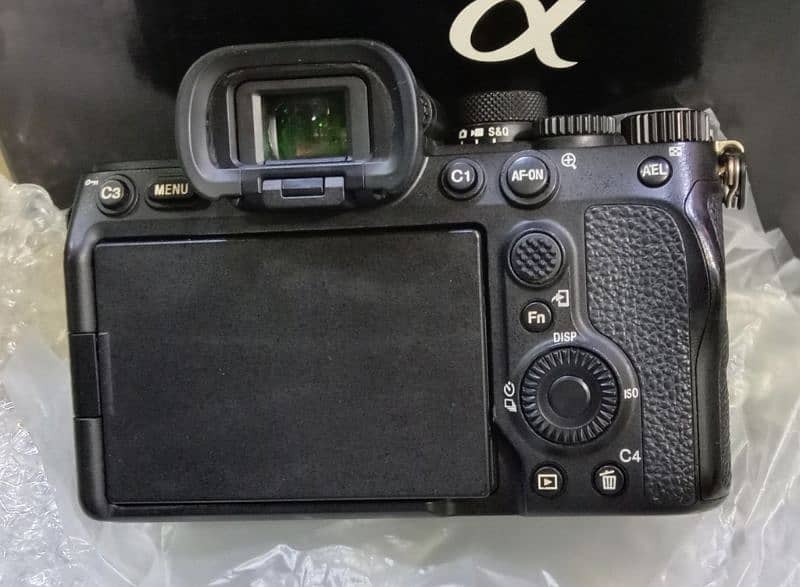 Sony a7iv New condition 4000 shutter count 03432112702 2