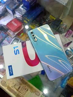 VIVO S1 TOTAL ORIGINAL 10/10 OFFICAL APPROVED WITH BOX CHARGER