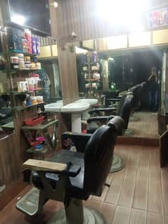 Running hair saloon available on rent 0