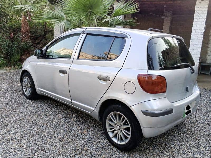 Toyota Vitz 2003 4