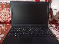 laptop Dell RAM4GB SSD