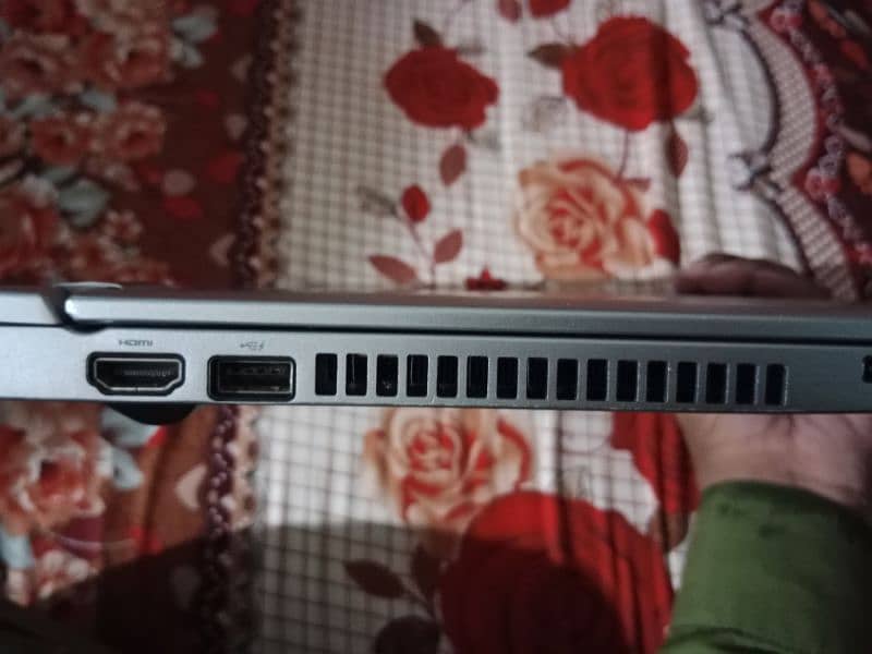 laptop Dell RAM4GB SSD 3