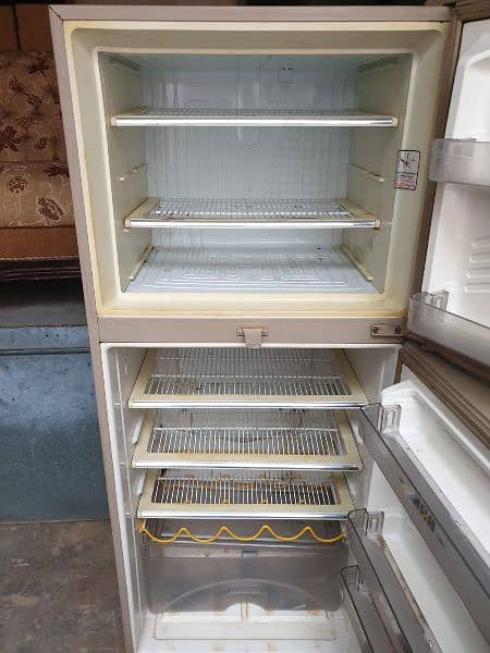 dawalance fridge for sale 1