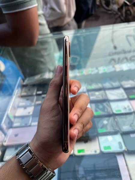 iphone Xsmax 256gb pta approved 4