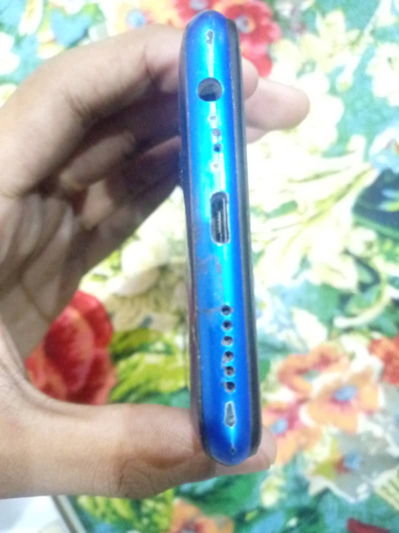 Realme 5 in good condition 2