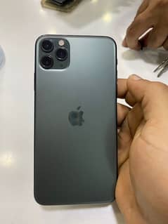 iphone 11 pro max (midnight green color)