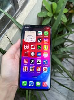 iPhone 11pro max 64gb