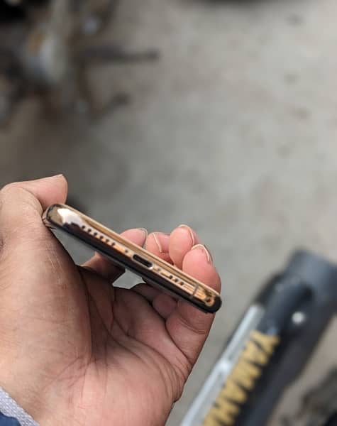 IPhone XS Max Gold 256GB Dual PTA Approve 3