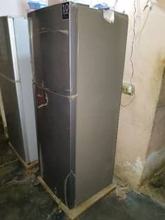 Hair Big size Refrigerator in Good Condition 0