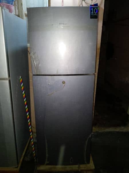 Hair Big size Refrigerator in Good Condition 1