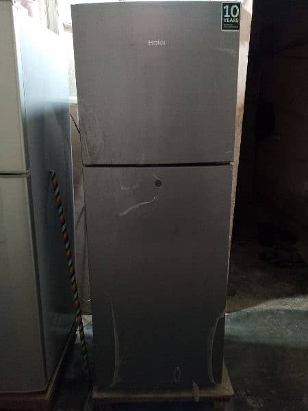 Hair Big size Refrigerator in Good Condition 4