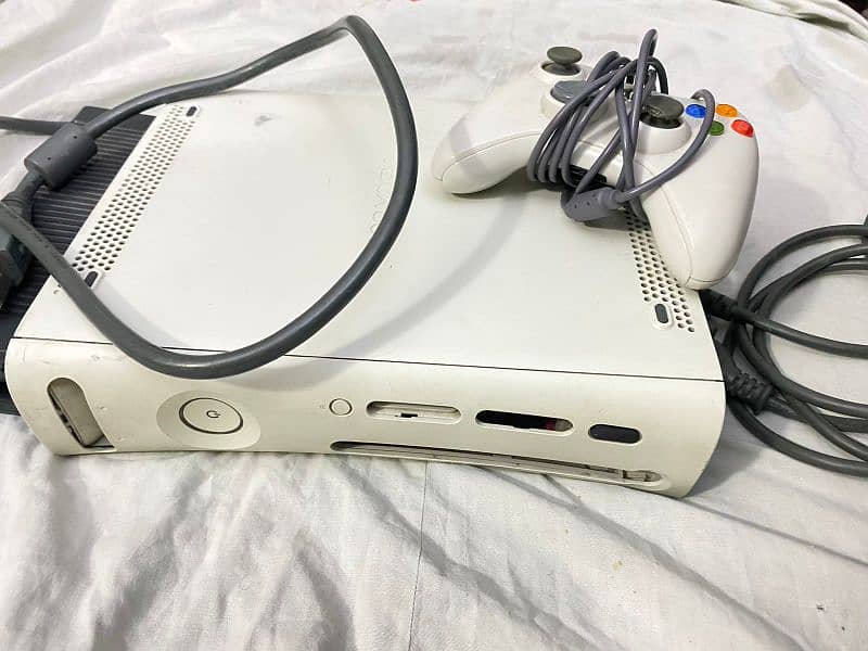 Xbox 360 console 60 + game jailbreak price negotiable 1