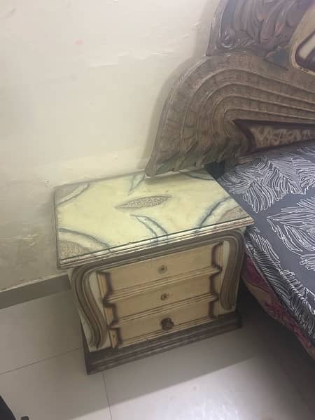 bed dressing table with 2 side table 3