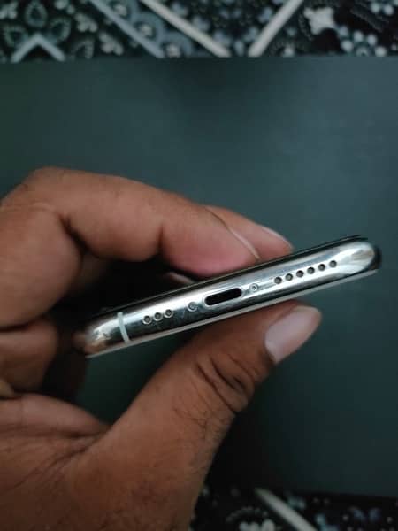 iphone 11 pro. 256gb. pta approved 5