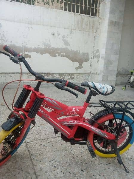 kids cycle in good condition 2