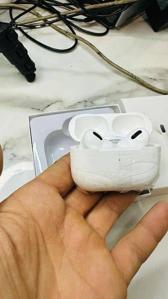 Earpods 2 pro white color 4