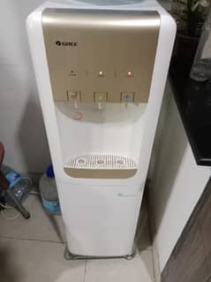 Gree water dispenser