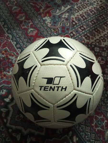 Tenth Football / Football 1