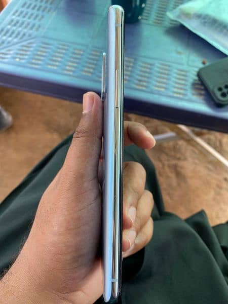 selling my oneplus 8T 12+256gb 10/10 condtion 1