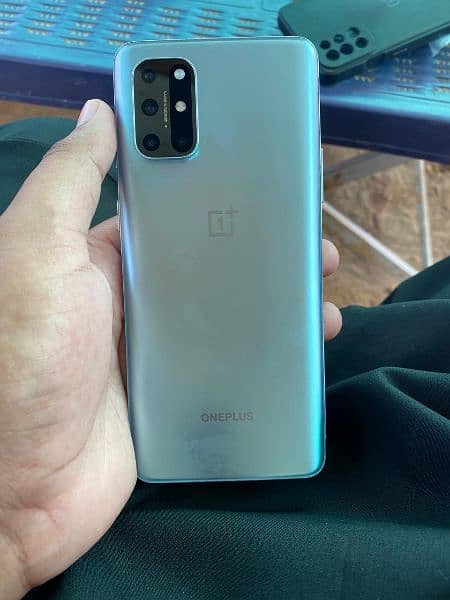 selling my oneplus 8T 12+256gb 10/10 condtion 2